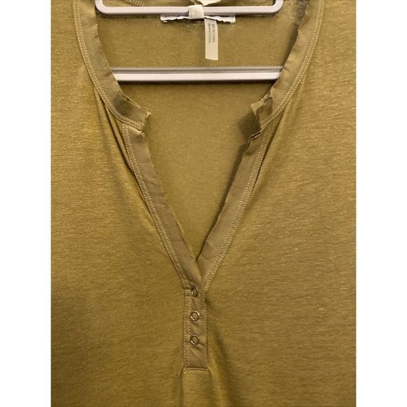 Young Fabulous & Broke Women Green Long Sleeve T-Shirt Sz Medium - Picture 2 of 7